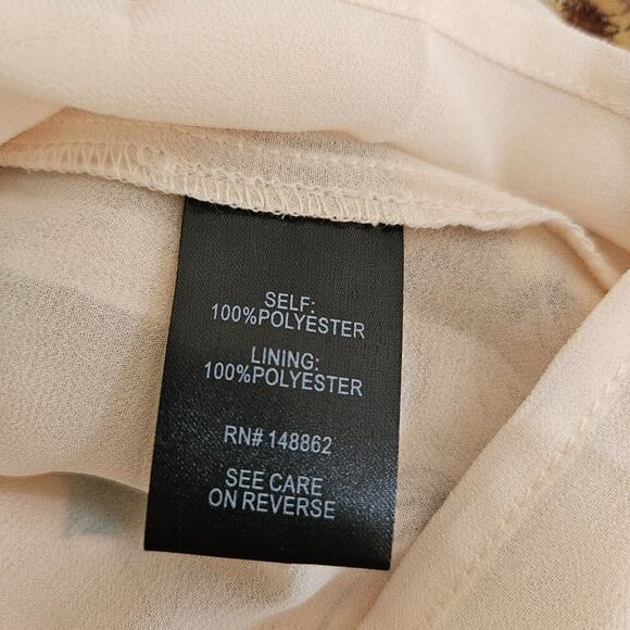 Torrid Chiffon Clip Dot Blouson Short Sleeve Top -Tan floral-torrid 4 (26) NWT - Picture 9 of 10